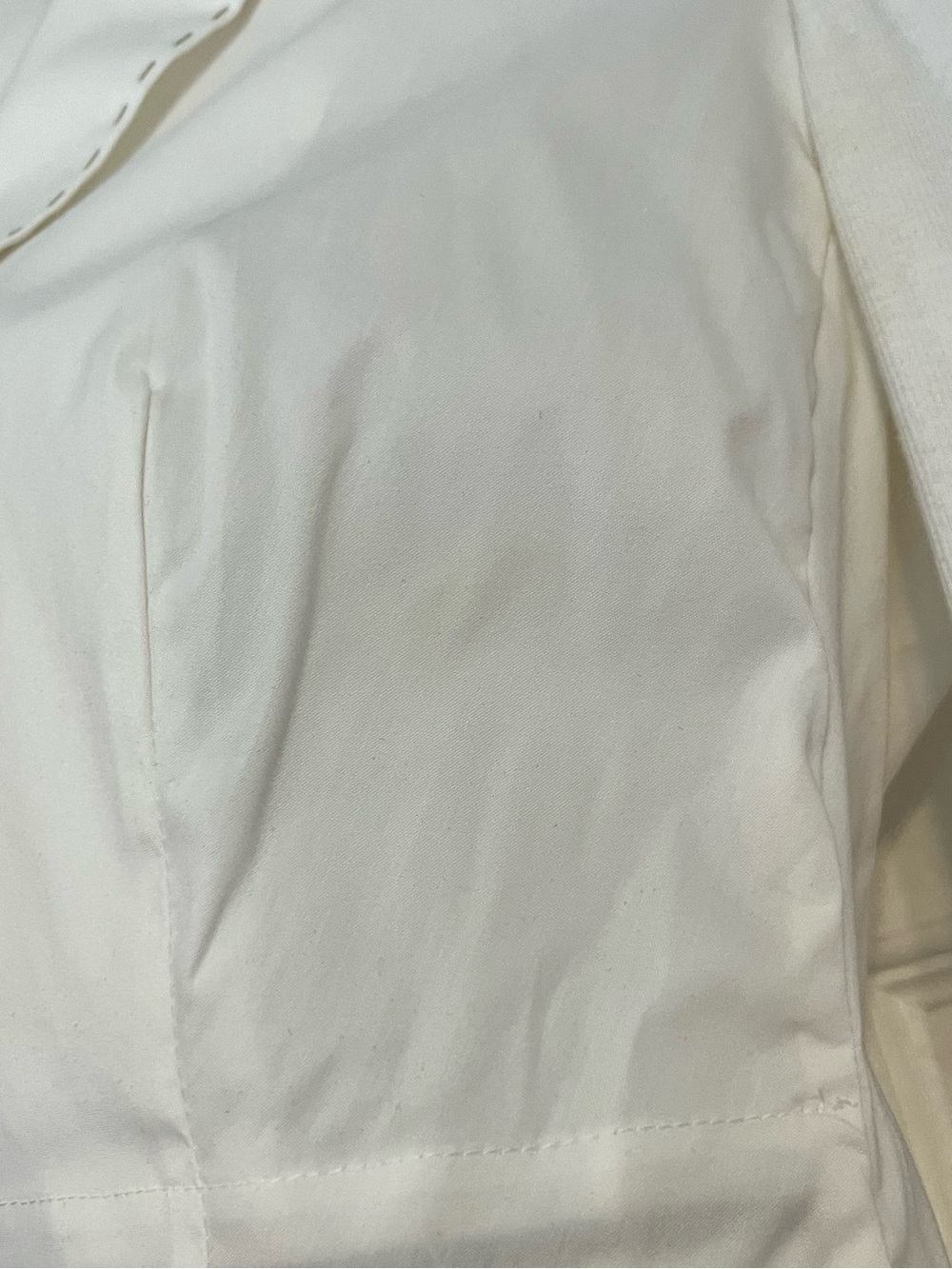 Brunello Cucinelli Off-White Tailored Drawstring Jacket with Contrast LeatherTie - Picture 7 of 15